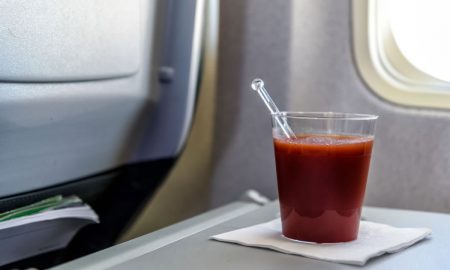Томатный сок в самолете