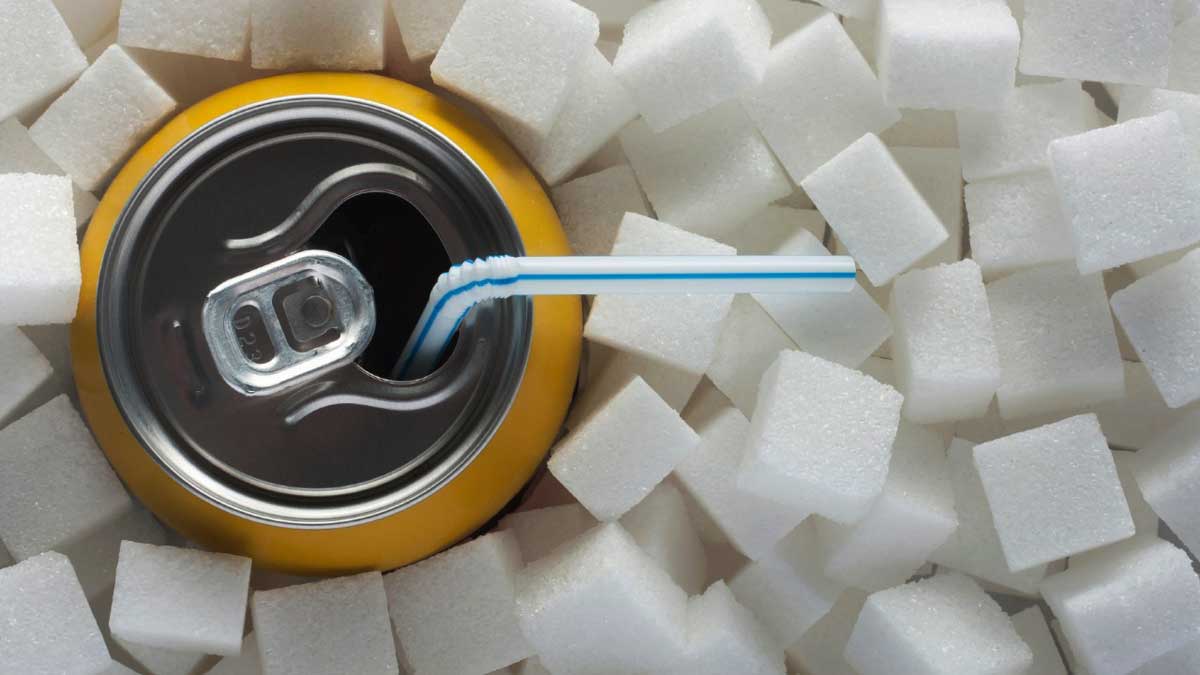 В Сингапуре готовы запретить рекламу напитков с высоким содержанием сахара