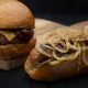 Delivery Club и «Ракета» предлагают хот-доги с сосисками из искусственного мяса