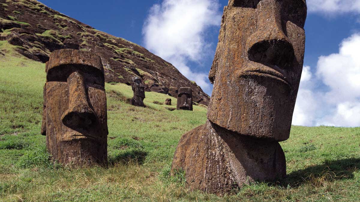 Истуканы острова Пасхи: каменные изваяния предназначались для «удобрения» земли
