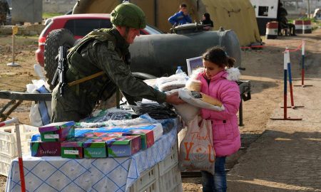 Военные РФ раздавали в Тартусе Сирии тульские пряники и мед