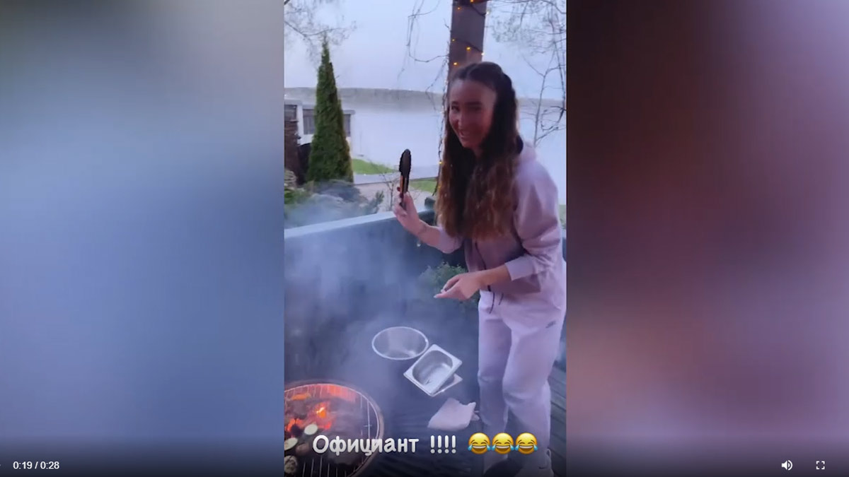"Шашлыки никто не отменял": Бузова решила поддержать традицию и пожарить мясо