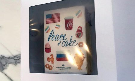 Кондитеры создали «русско-американский» торт в честь саммита РФ - США