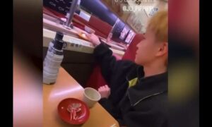 Японские "суши-террористы" плюют в чужую еду в кафе