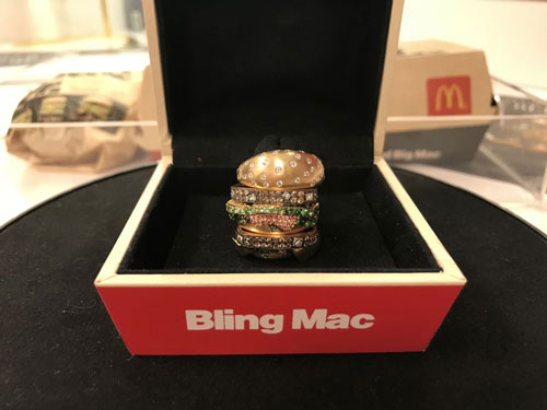 McDonald`s разыграет бриллиантовое кольцо Big Mac