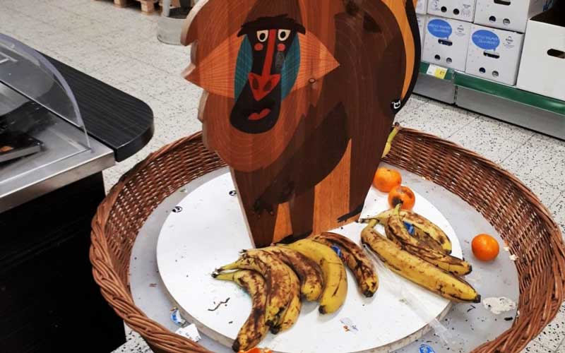 В Prisma бесплатно предлагали детям заплесневелые мандарины и коричневые бананы