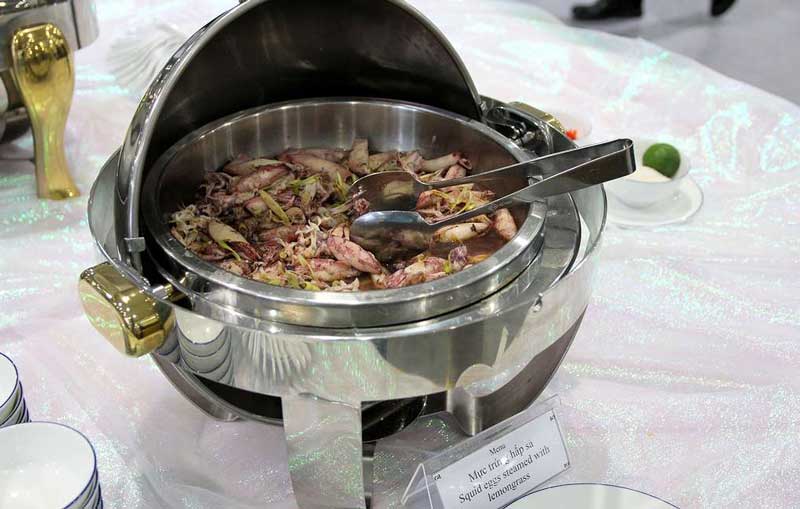 Блюдами традиционной вьетнамской кухни угощают в медиацентре саммита КНДР - США