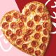 «Папа Джонс» предлагает всем влюблённым пиццу в форме сердца