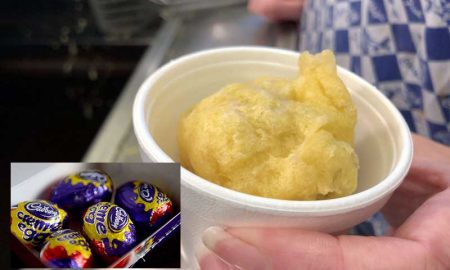 В Британии наступило время когда можно попробовать жаренные шоколадные яйца Cadbury