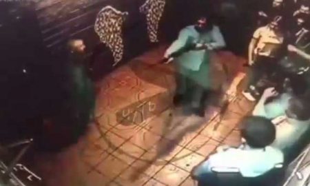 Вооруженные дробовиком посетители кафе напали на сотрудника ДПС