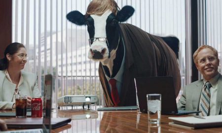 Фастфуд специализирующийся на курице использовал в своей рекламе корову