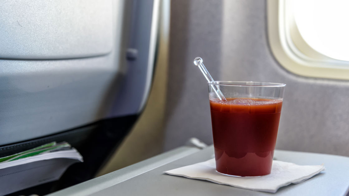 Томатный сок в самолете