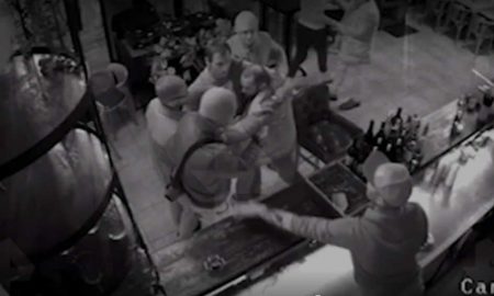Видео нападения на капитана спецназа ФСБ в баре