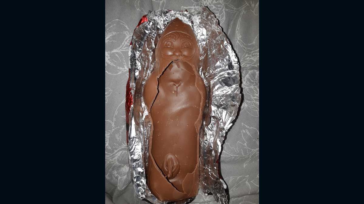 Британца шокировал шоколадный Санта с гениталиями