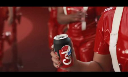 Paint it Black: красная банка Coca-Cola перекрашивается в черный цвет Pepsi Zero