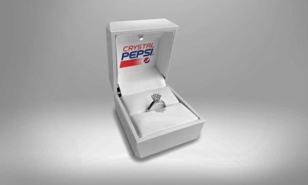 Pepsi представила обручальное кольцо с алмазом из газировки