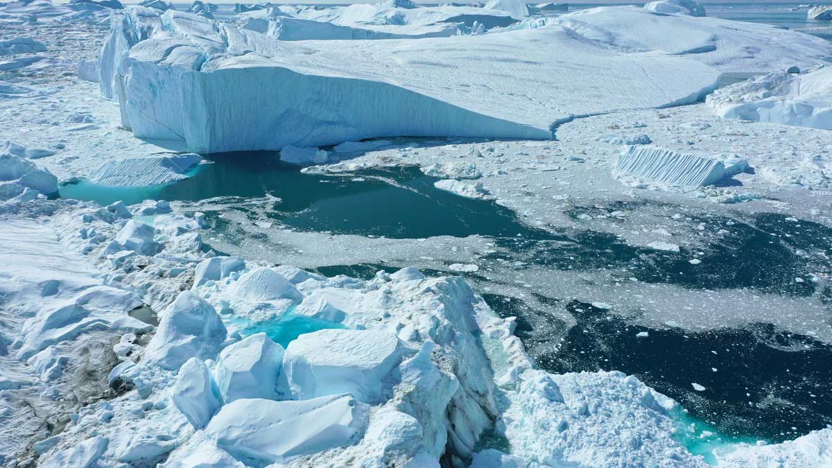 Гренландия решила продать воду с тающих ледников