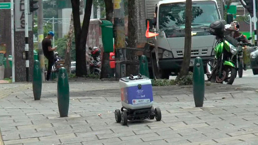 В Колумбии доставку продуктов решили передать роботам