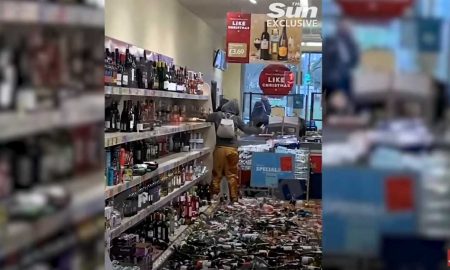 Британка разгромила прилавок с алкогольными напитками в супермаркете