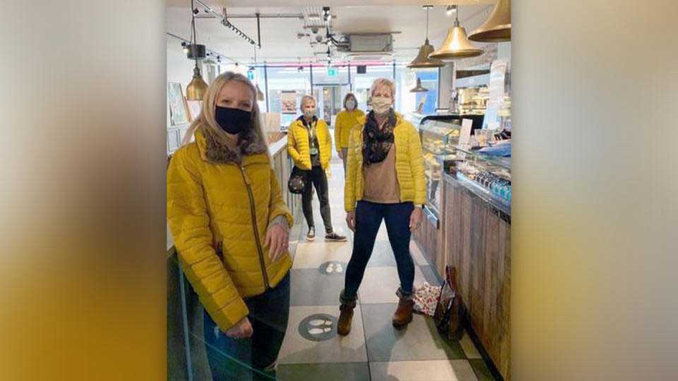 Сбой в матрице: баристу удивили четыре "одинаковые" посетительницы кафе