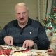 Лукашенко пьет, хоть и не переносит алкоголь