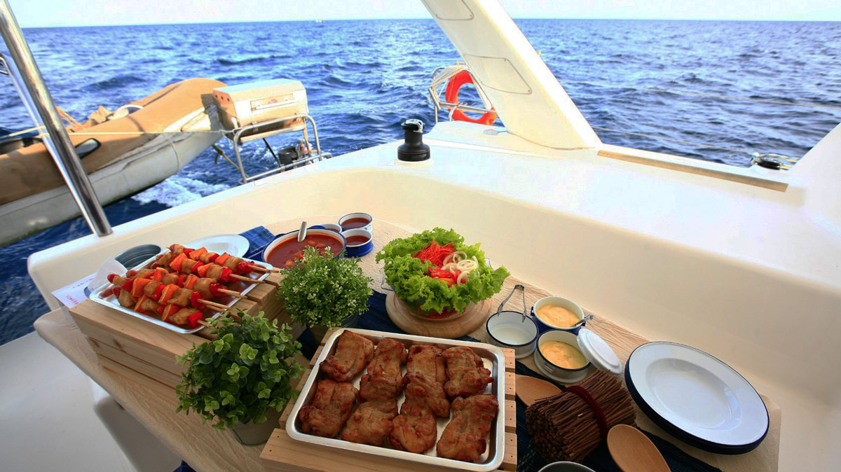 Доставка еды на яхту