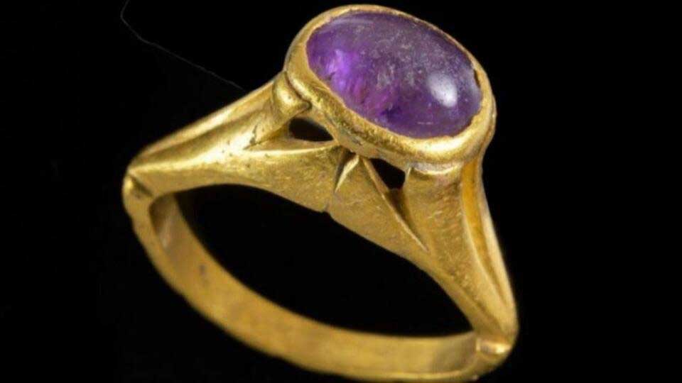 Археологи нашли древнее "спасающее от похмелья" кольцо