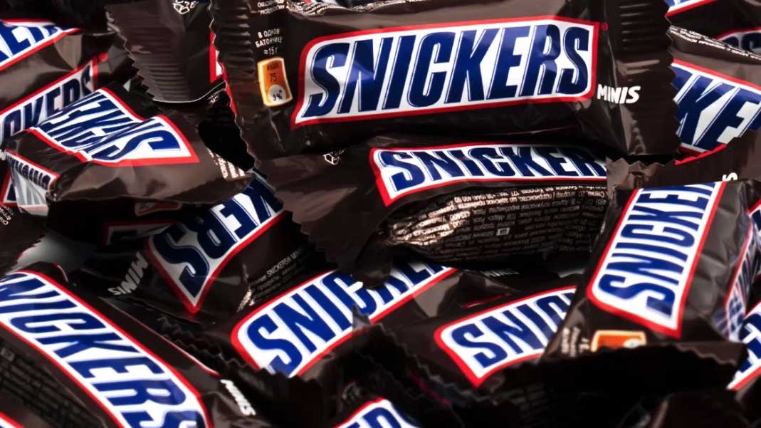 Шоколадные батончики Snickers