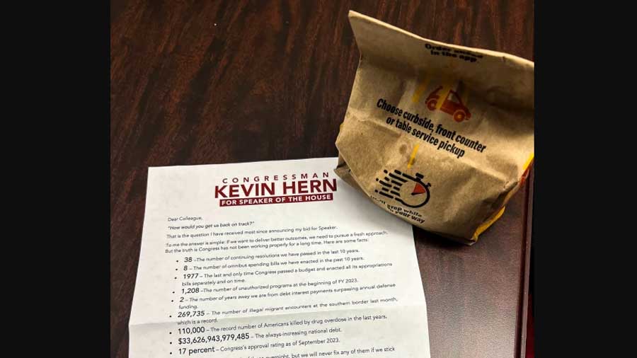 Кандидат в спикеры конгресса США «платил» за поддержку коллег чизбургерами