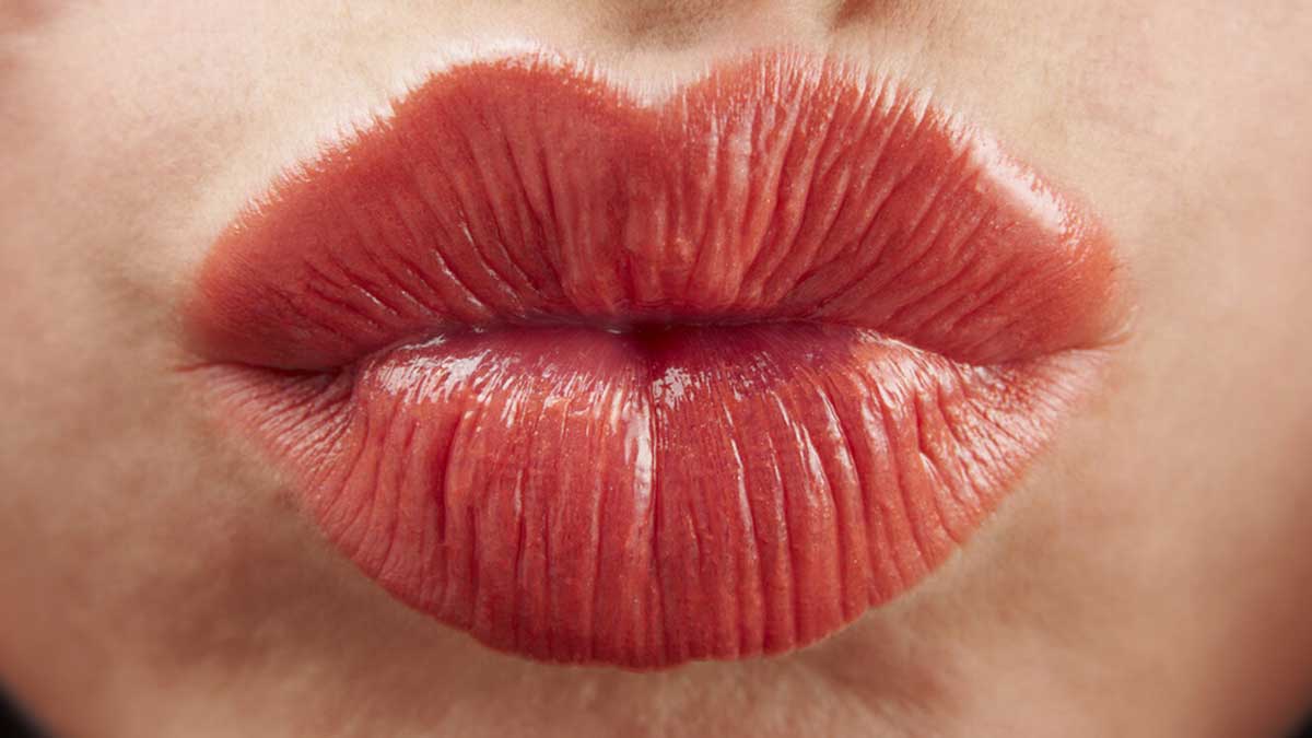 женские губы, поцелуй