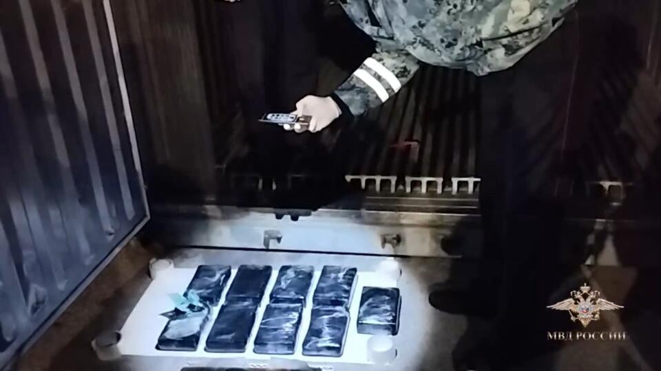 Полиция обнаружила более 7о кг кокаина в коробках с бананами под Калининградом